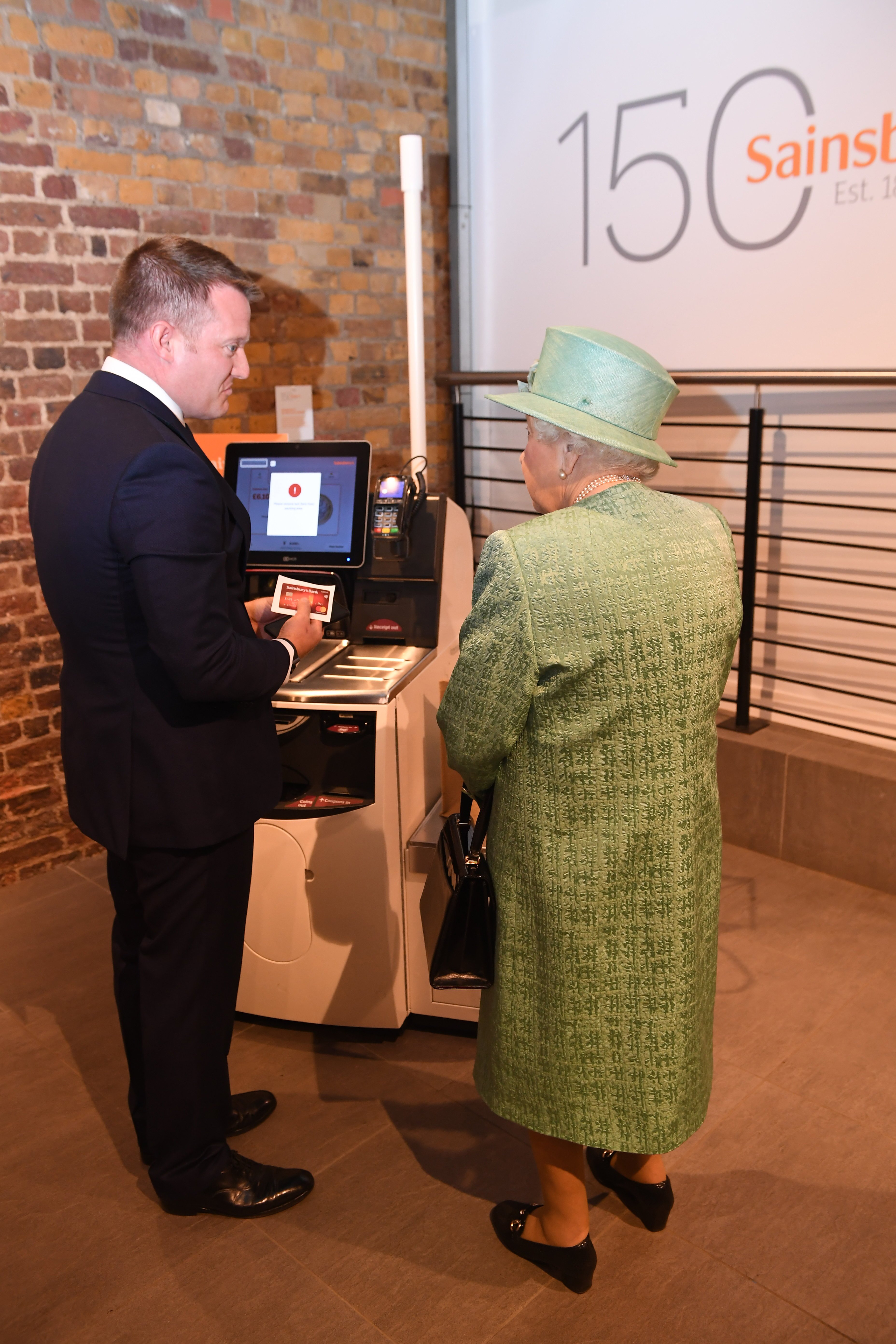 queen self checkout 