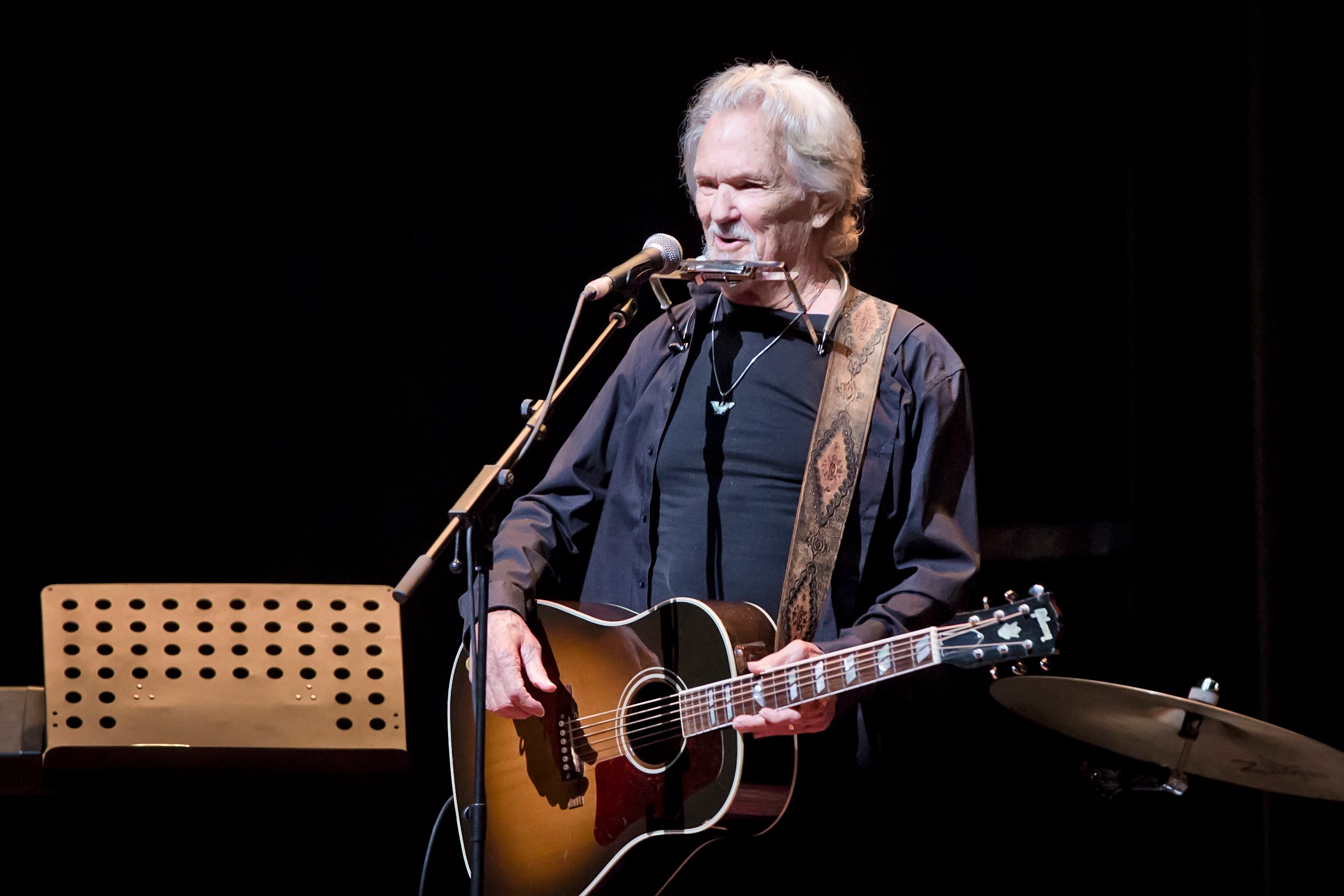 Kris Kristofferson performing in 2019