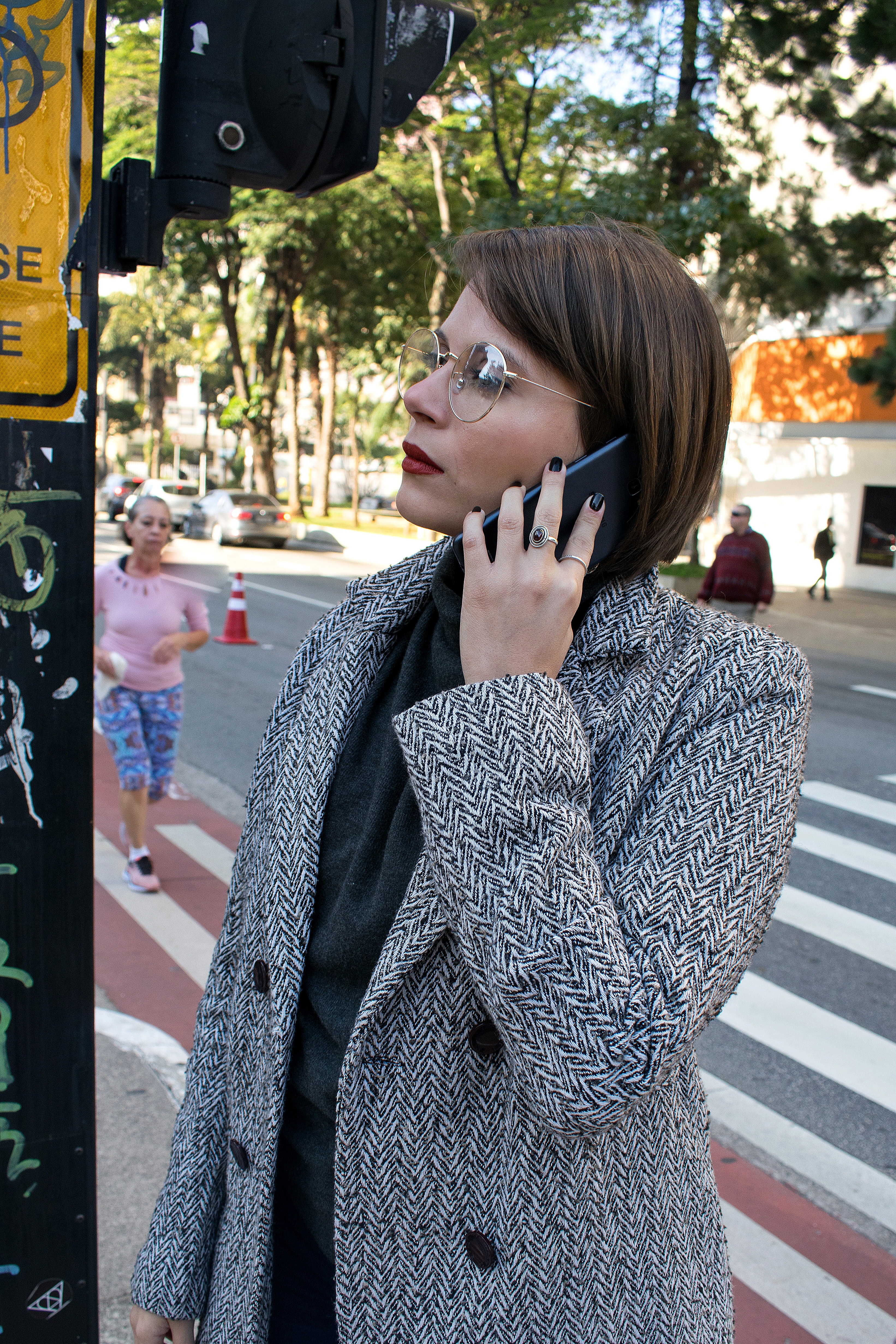 woman making a phone call