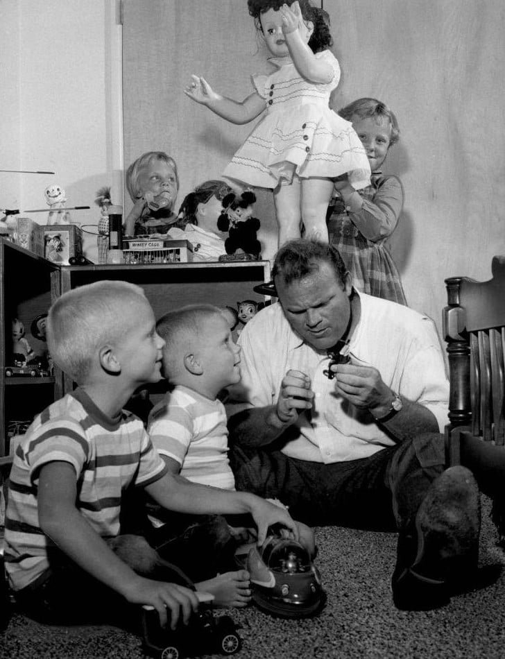 Dan Blocker with his children 