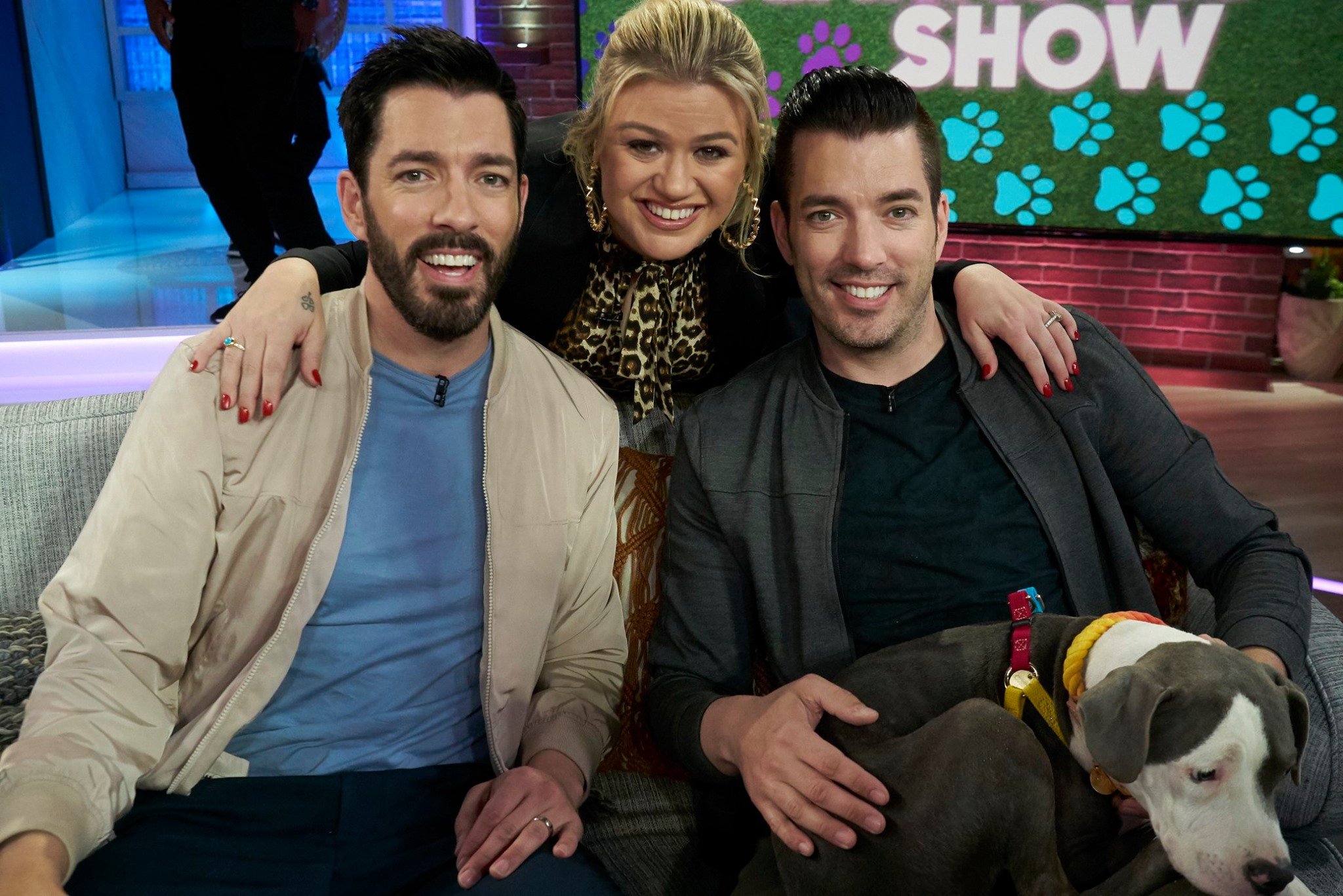drew and jonathan scott on the kelly clarkson show