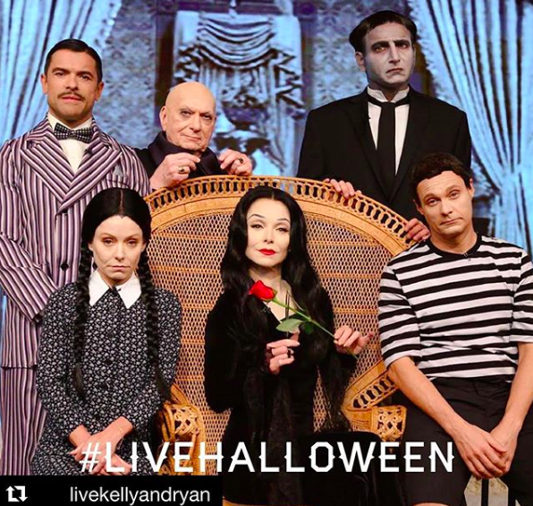 kelly ripa mark consuelos morticia and gomez addams