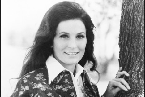 why loretta lynn stayed by her husband's side