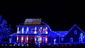 This Holiday Light Contest winner based in Florida honored America's troops