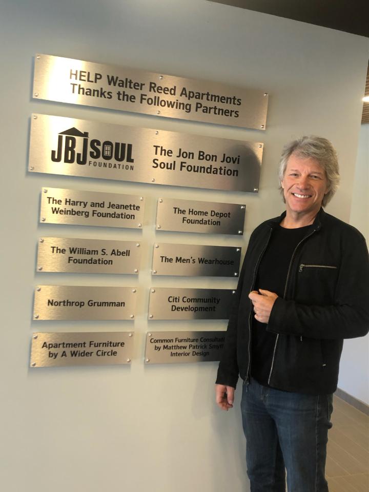 bon jovi donates $500,000 to a living facility for homeless veterans