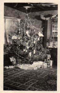 100 years ago, the Christmas tree took center stage