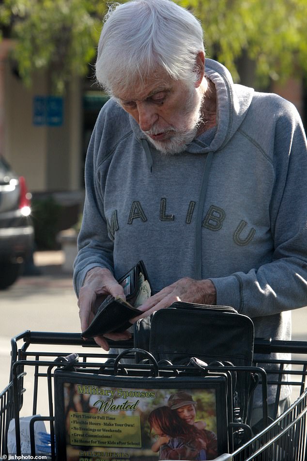 dick van dyke shopping for groceries at 94 years old