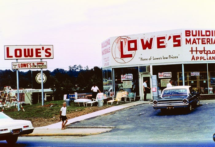 what lowe's first looked like when it opened