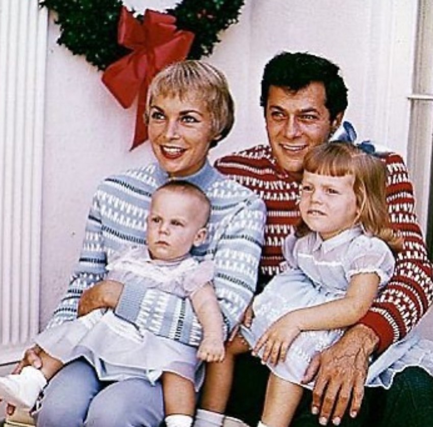 jamie lee curtis family christmas 