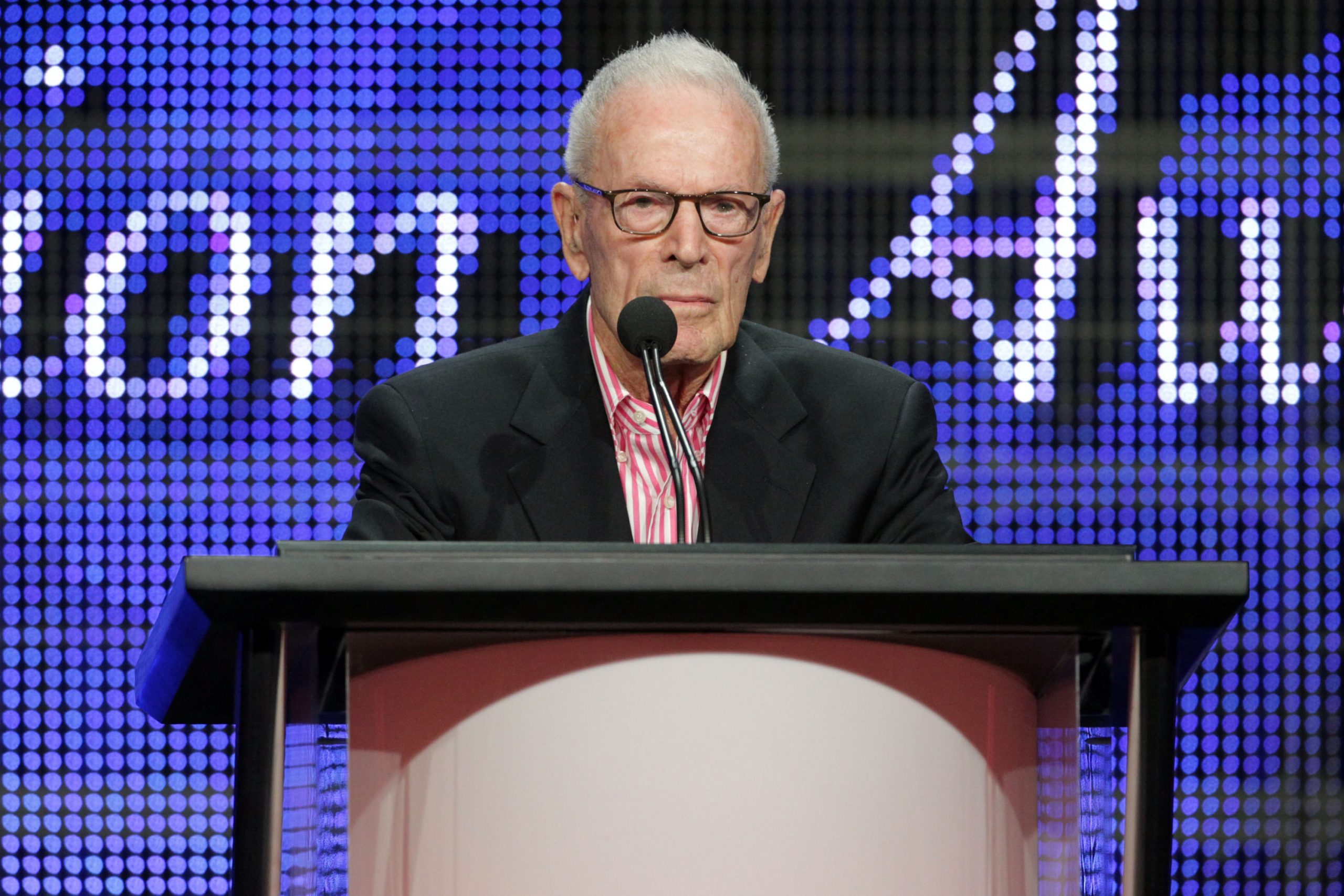 gene reynolds receiving heritage award 