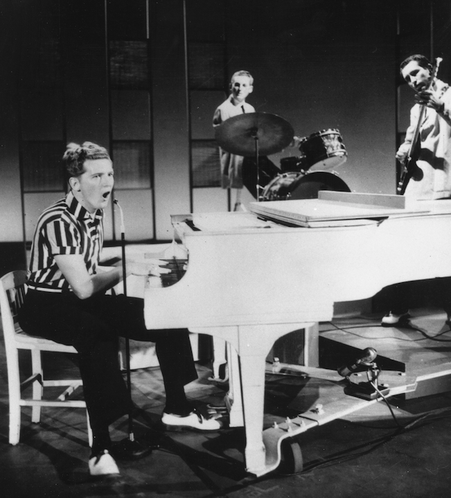 jerry lee lewis returns to playing music again after stroke