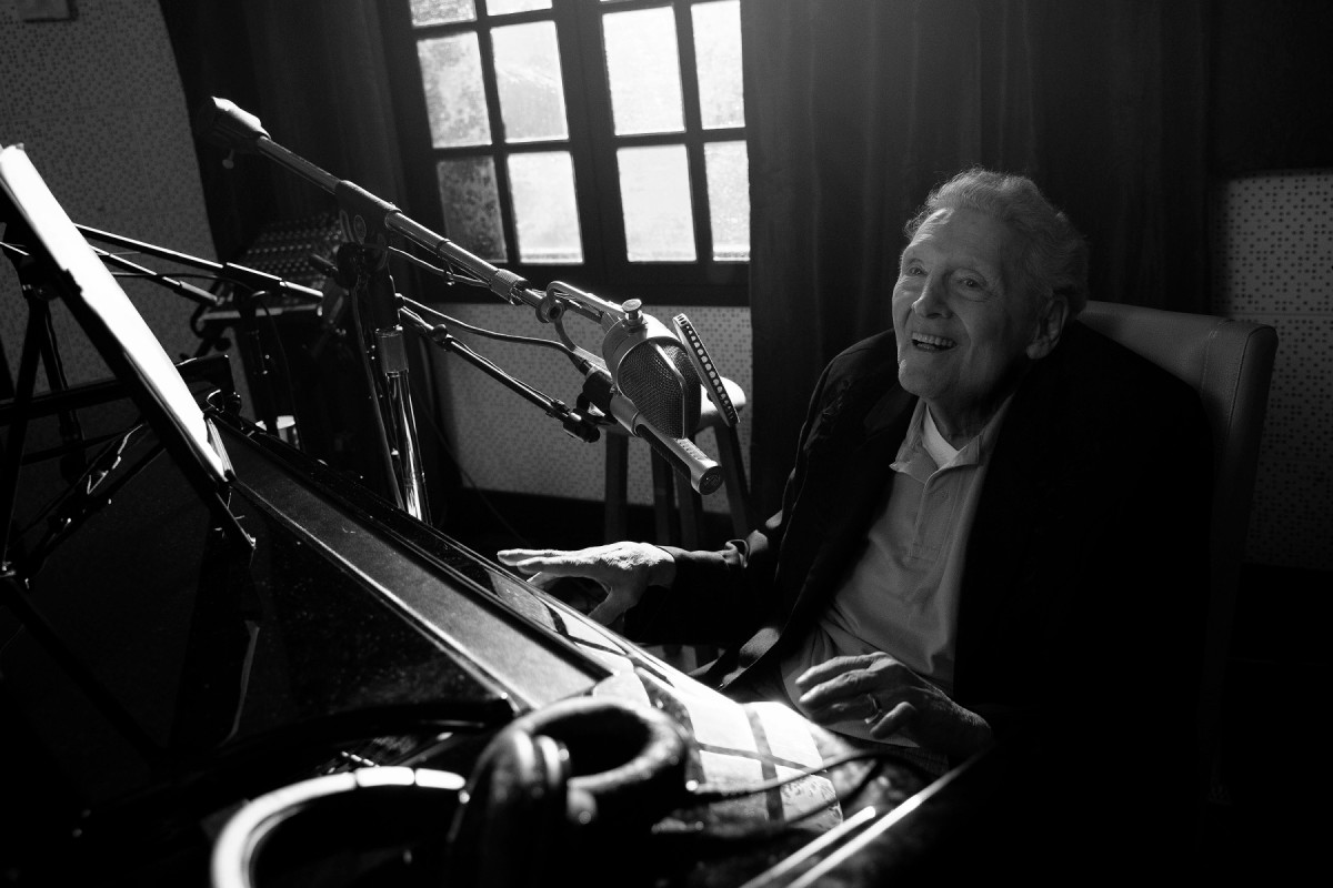 jerry lee lewis returning to music again
