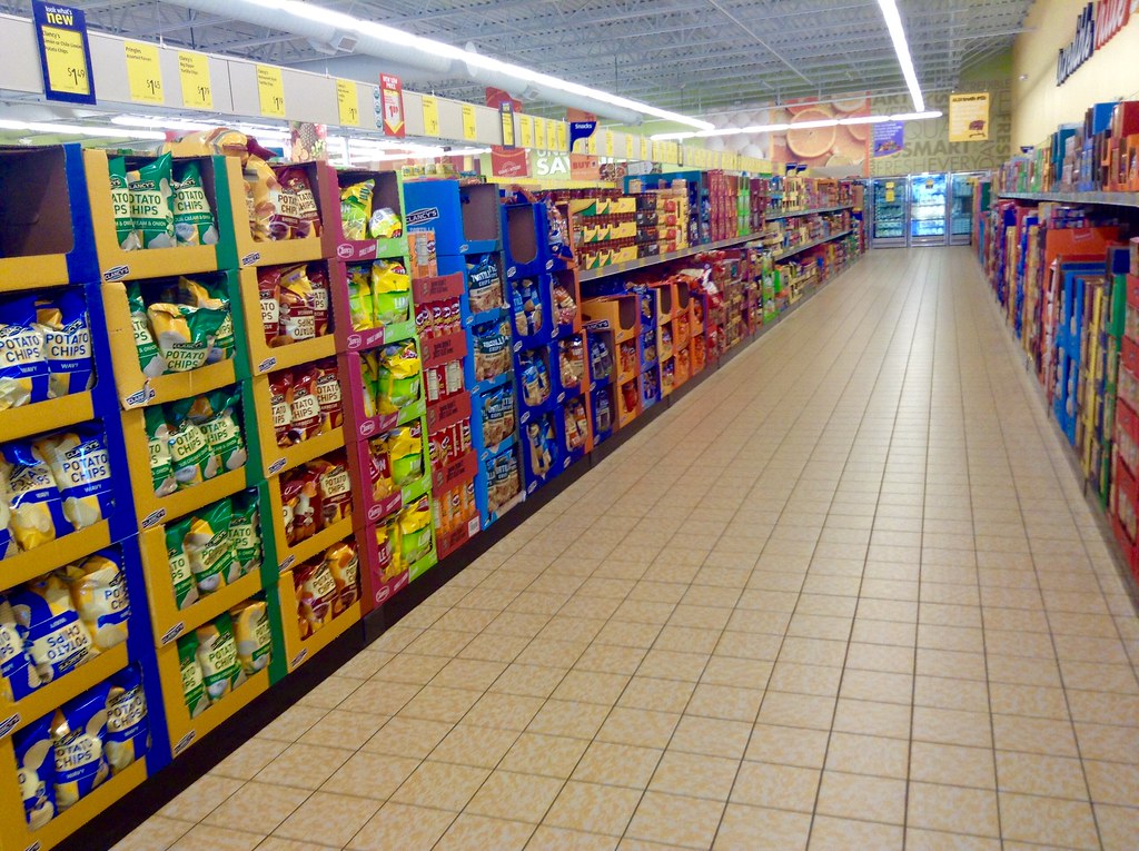 grocery store aisle aldi