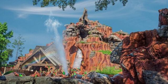 Disney World's Splash Mountain Boat Sinks, Guests Claim They Were Told To Stay Inside