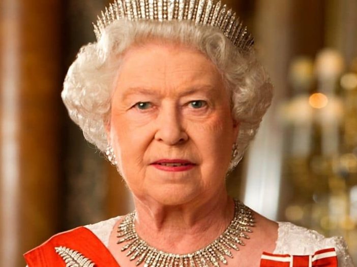 Queen Elizabeth II refuses to step down