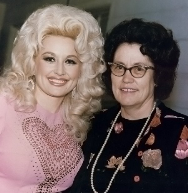 Dolly Parton Says Her Mother Sewed Her Toes Back On After An Accident